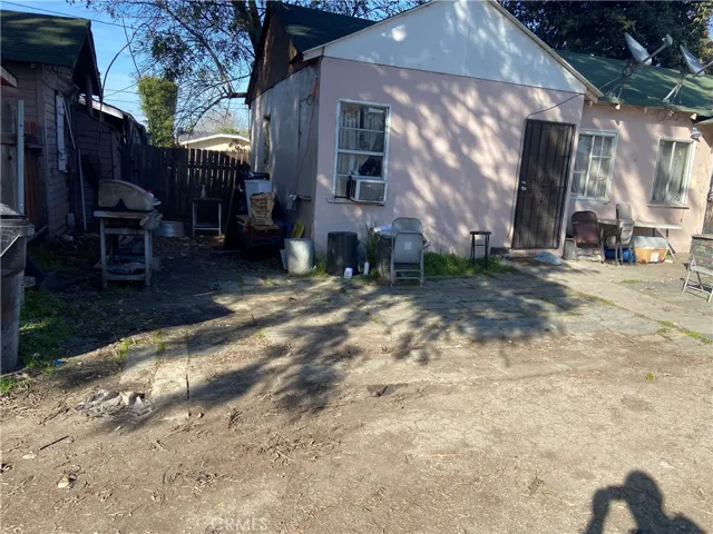 12116 S Willowbrook, Compton, California 90222