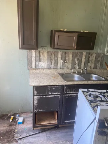 12116 S Willowbrook, Compton, California 90222