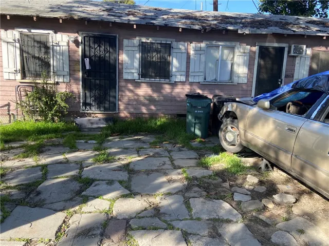 12116 S Willowbrook, Compton, California 90222