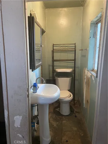 12116 S Willowbrook, Compton, California 90222