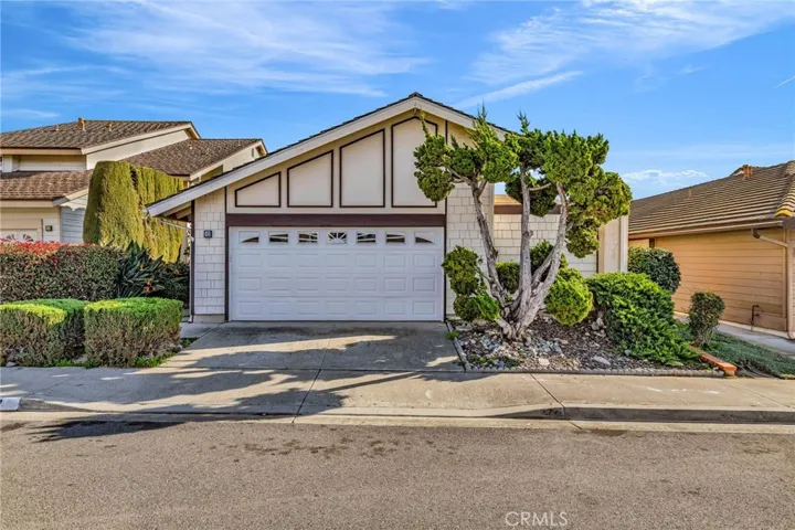 12 Calandria, Irvine, California 92620