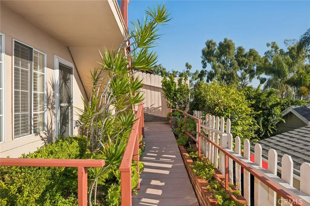 114 High Drive, Laguna Beach, California 92651 home-pic-13
