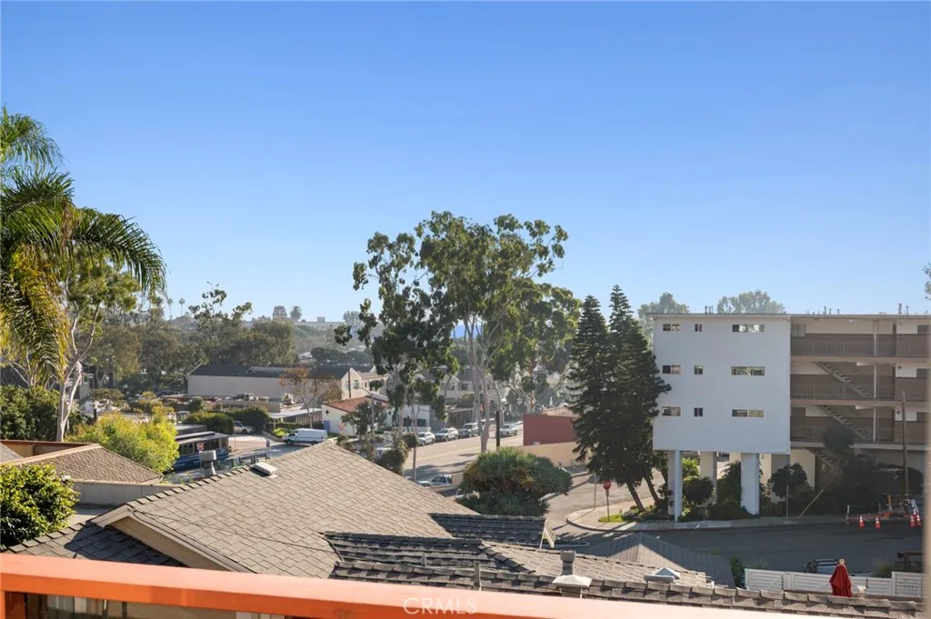 114 High Drive, Laguna Beach, California 92651 home-pic-16