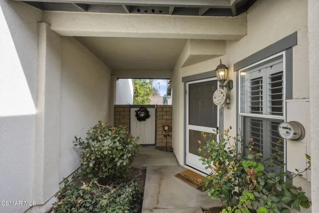 2046 Freesia Avenue, Simi Valley, California 93063 home-pic-5