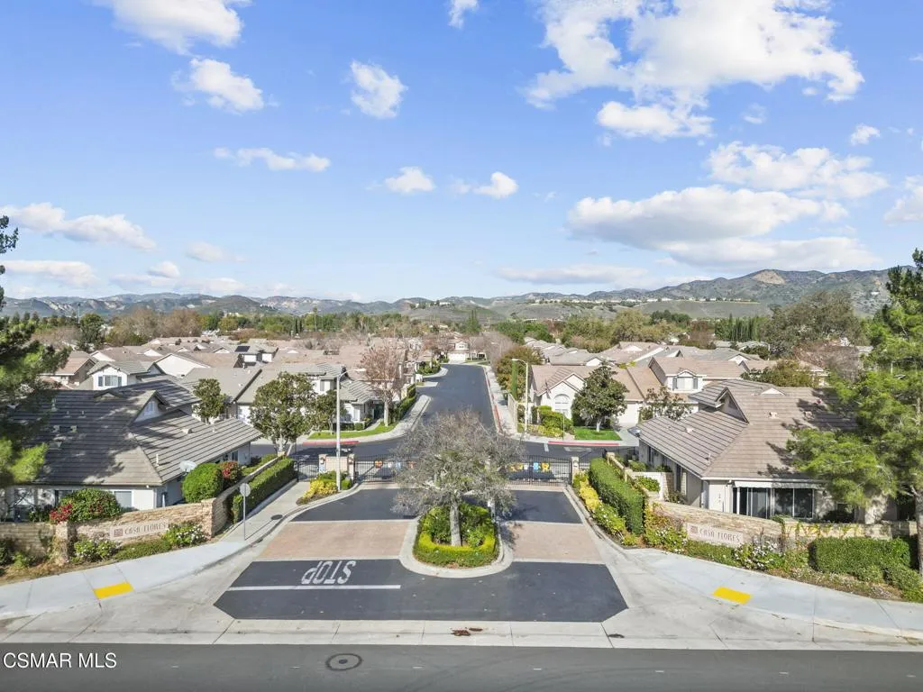 2046 Freesia Avenue, Simi Valley, California 93063 home-pic-32