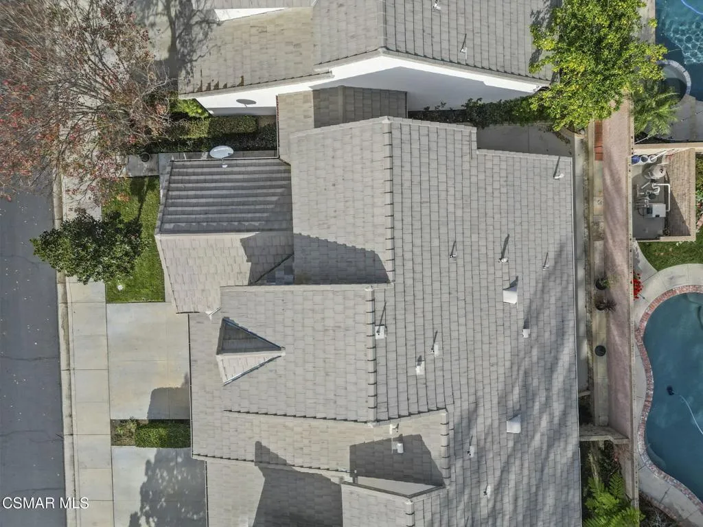 2046 Freesia Avenue, Simi Valley, California 93063 home-pic-3