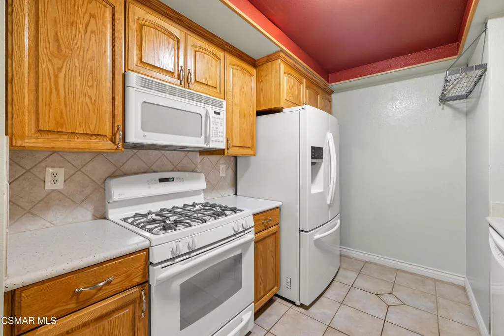 2044 Covington Avenue, Simi Valley, California 93065 home-pic-15