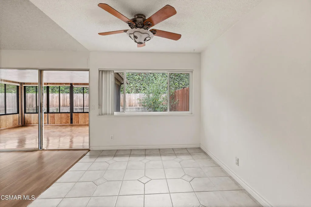 2044 Covington Avenue, Simi Valley, California 93065 home-pic-12