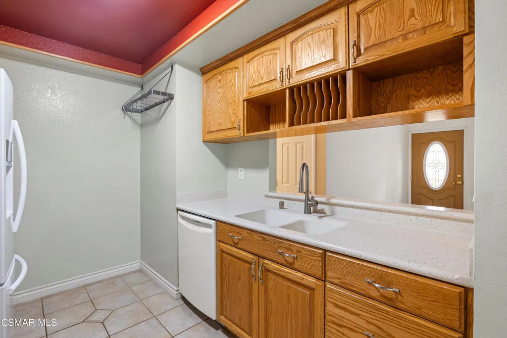 2044 Covington Avenue, Simi Valley, California 93065 home-pic-14