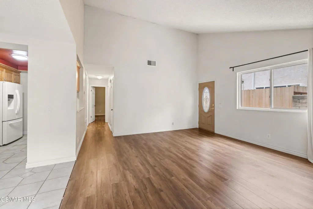 2044 Covington Avenue, Simi Valley, California 93065 home-pic-10