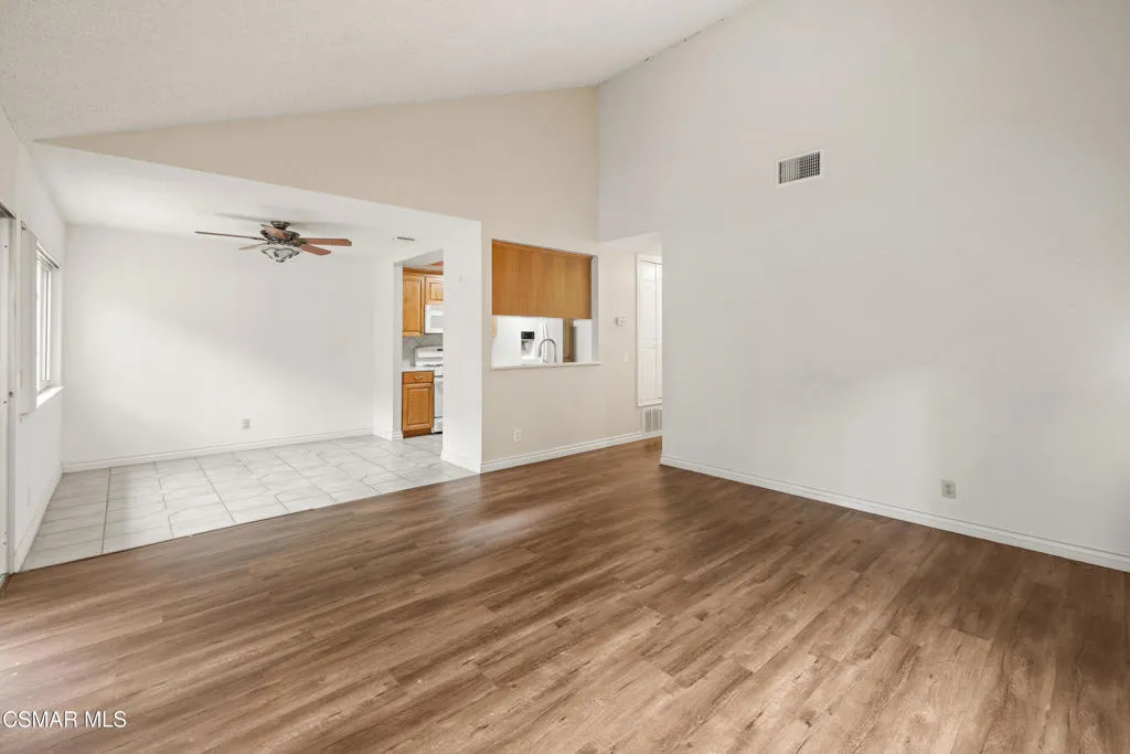 2044 Covington Avenue, Simi Valley, California 93065 home-pic-9