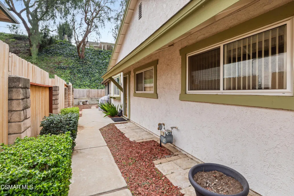 2044 Covington Avenue, Simi Valley, California 93065 home-pic-25
