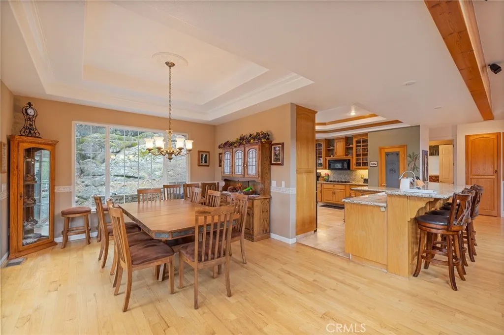 dining room breakfast bar