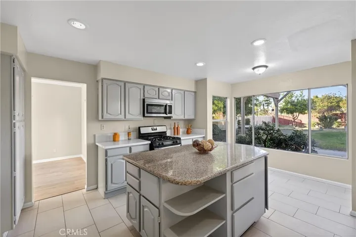 Large kitchen island ideal for meal prep