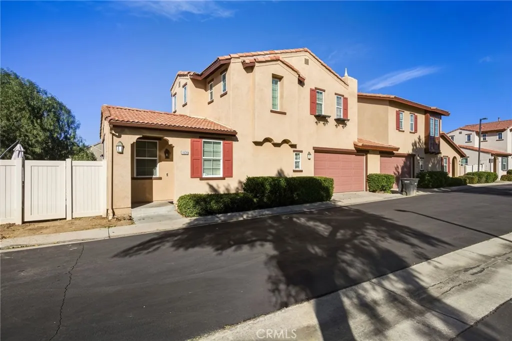 1626 Green Hills, Perris, California 92571 home-pic-1