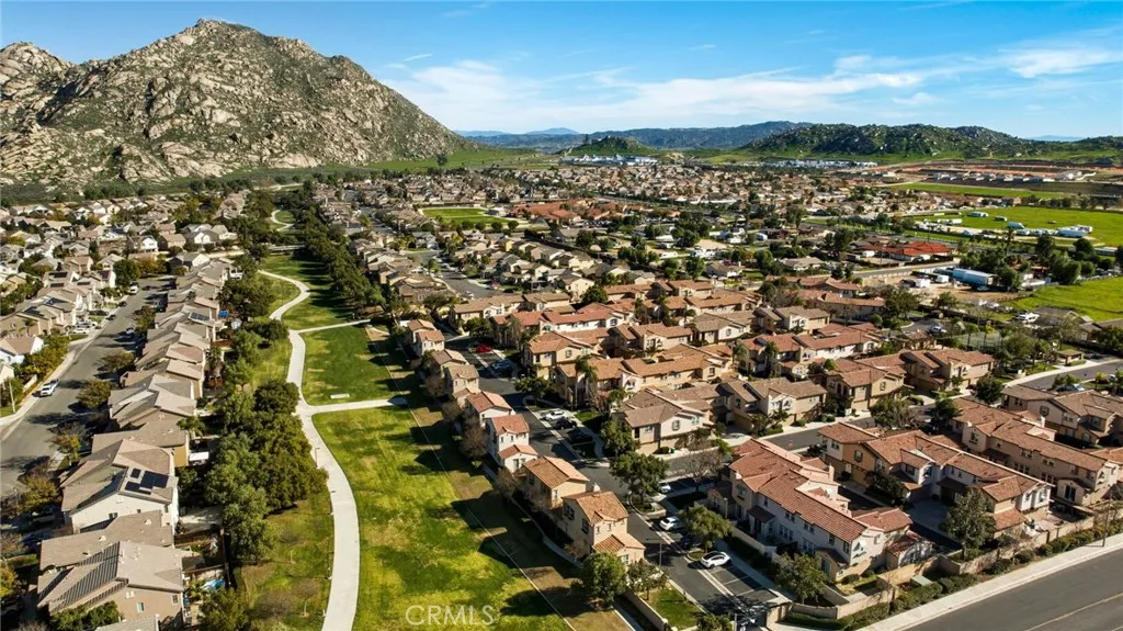 1626 Green Hills, Perris, California 92571 home-pic-25