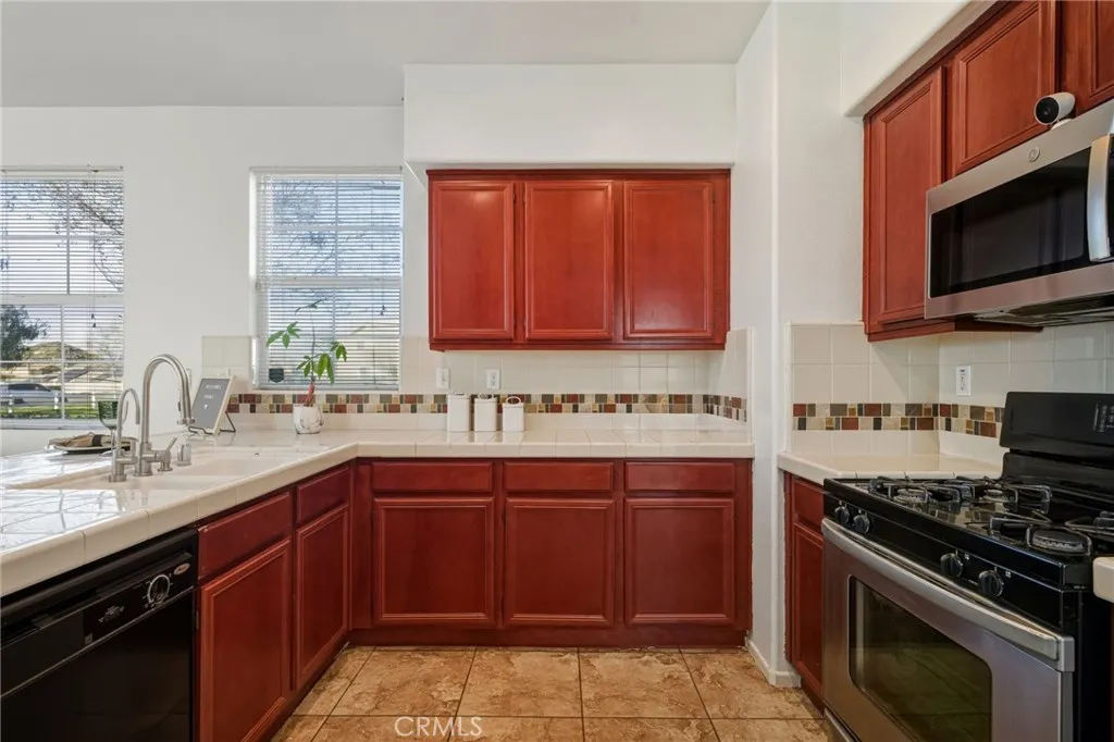 1626 Green Hills, Perris, California 92571 home-pic-11