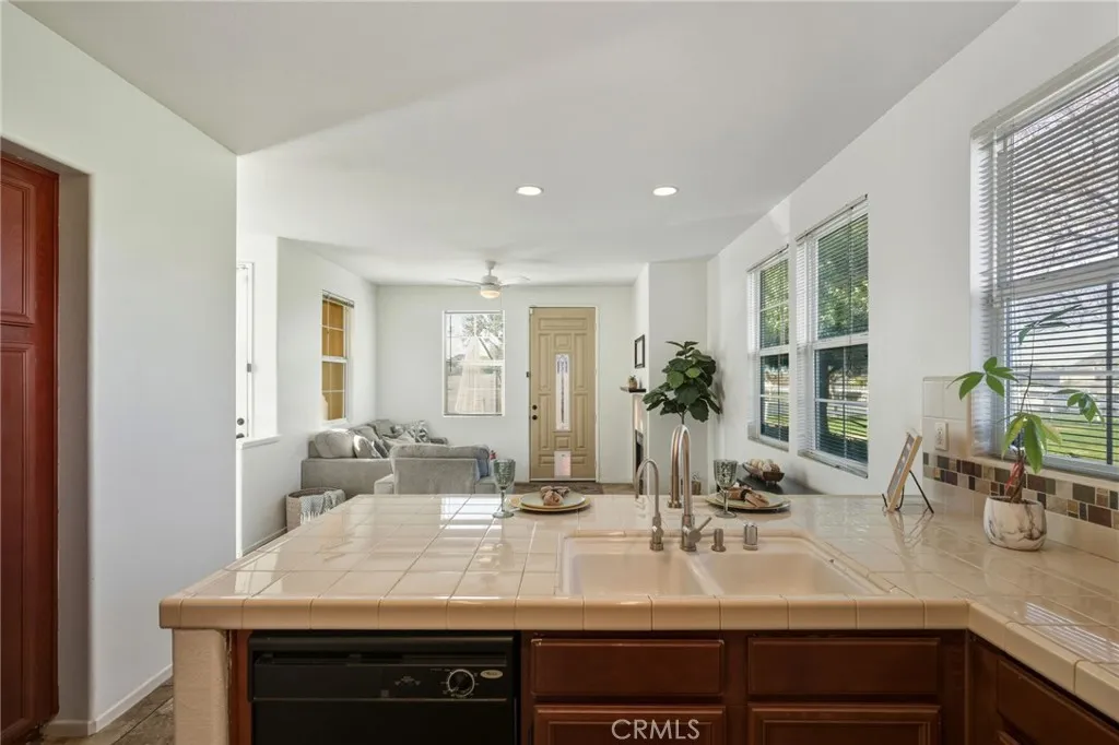 1626 Green Hills, Perris, California 92571 home-pic-9