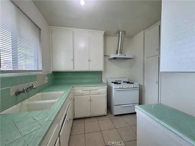 516 E Lomita Avenue 12, Glendale, California 91205