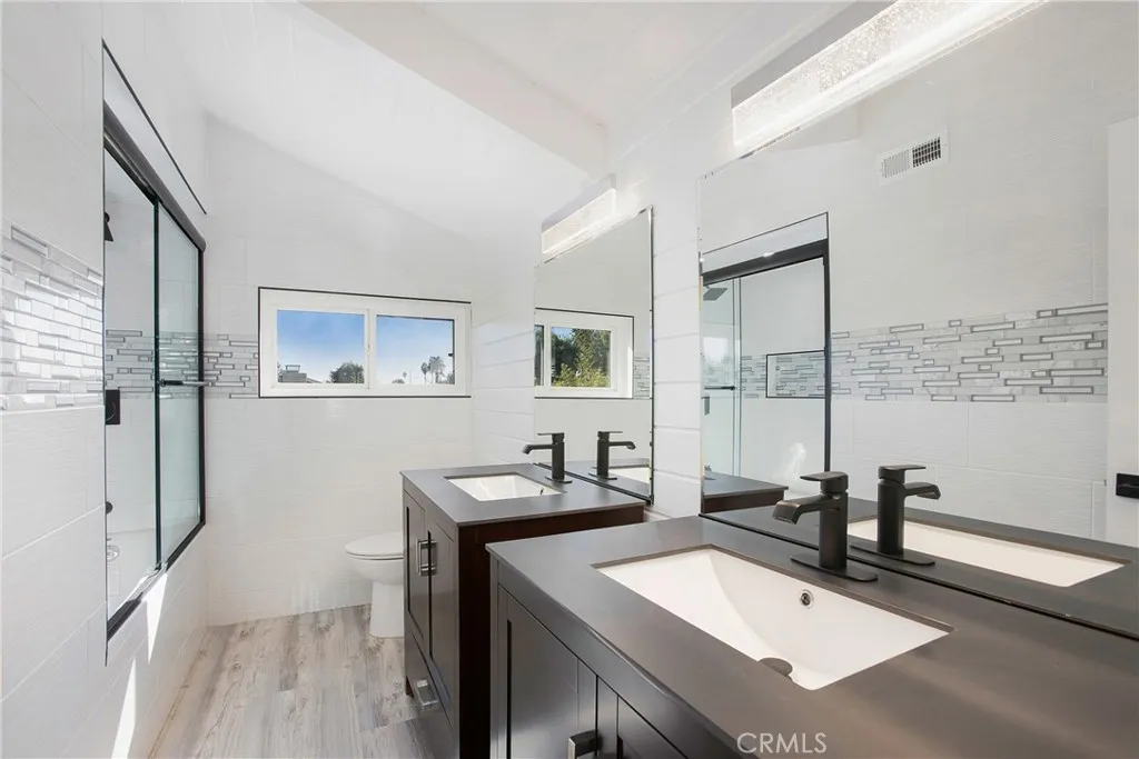 13772 Sanderstead Road, Santa Ana, California 92705 home-pic-17