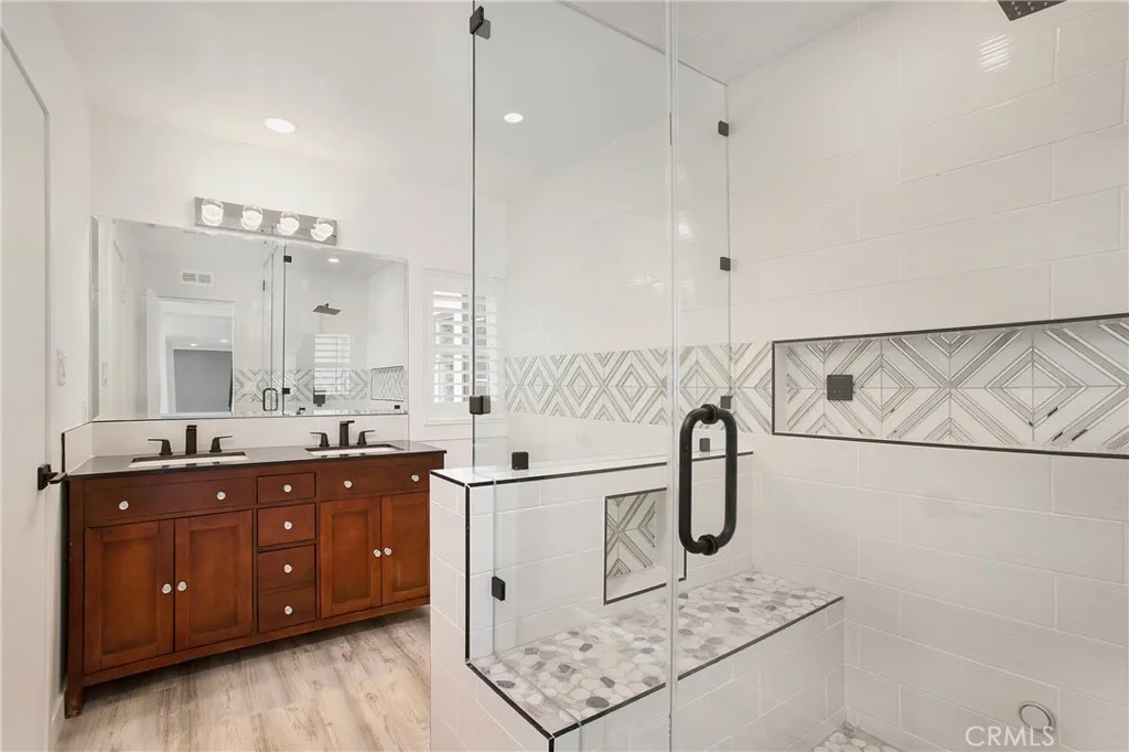 13772 Sanderstead Road, Santa Ana, California 92705 home-pic-13