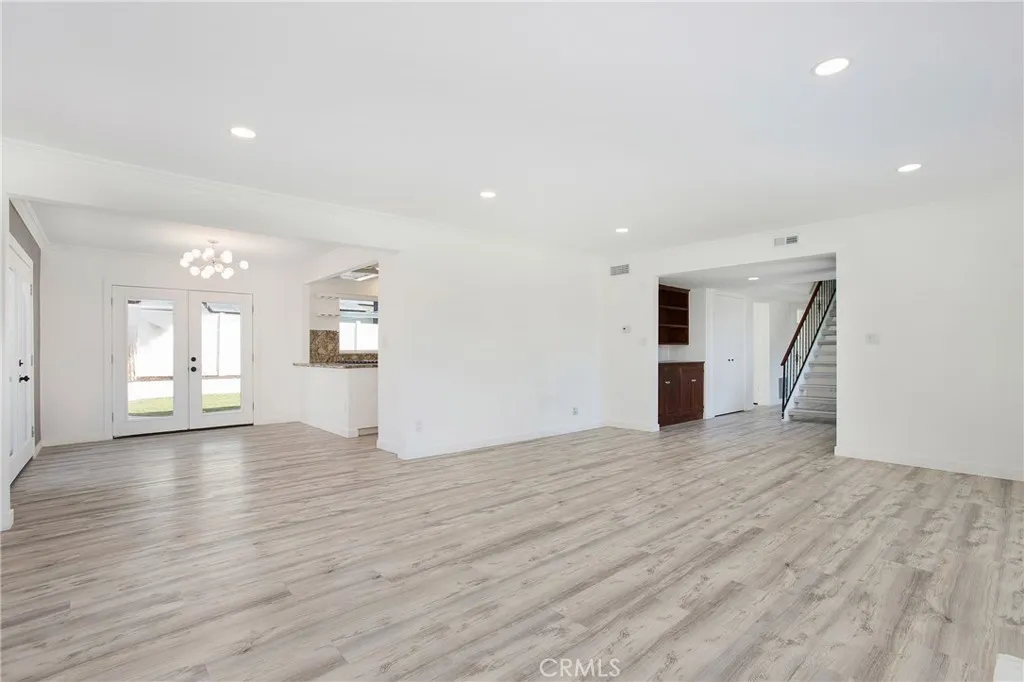 13772 Sanderstead Road, Santa Ana, California 92705 home-pic-2