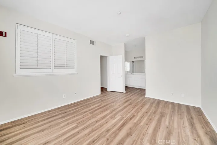 1402 Elk Grove, Irvine, California 92618