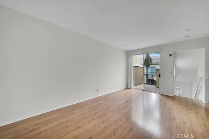 1402 Elk Grove, Irvine, California 92618