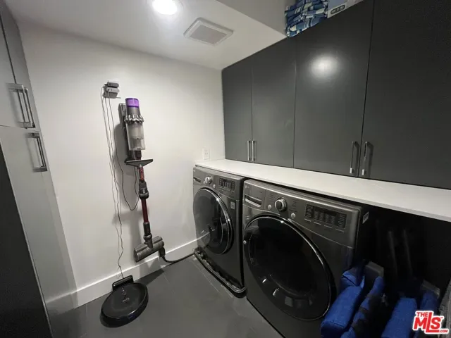 In unit Washer / Dry and Stora