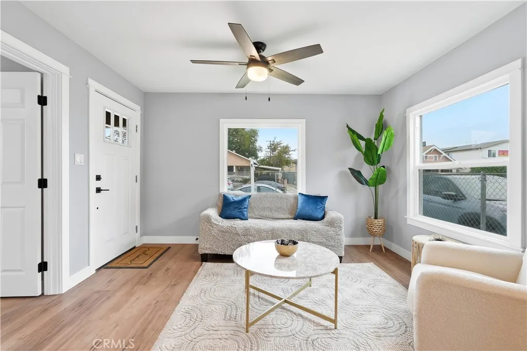 401 E 61st, Los Angeles, California 90003 home-pic-3