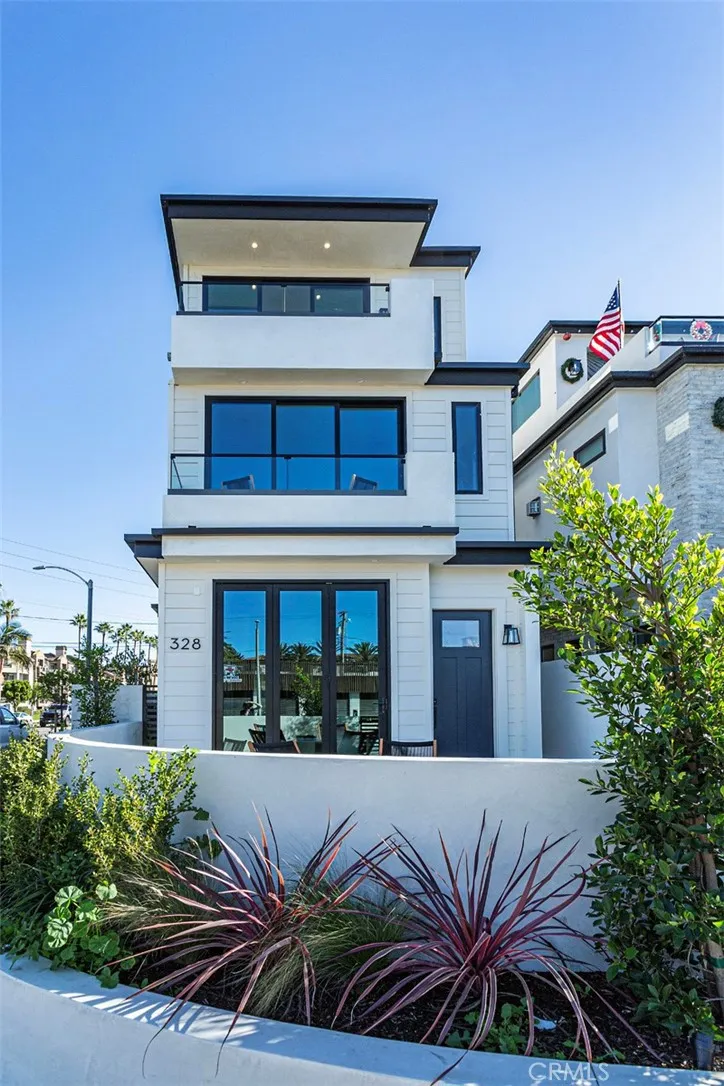 328 3rd, Huntington Beach, California 92648 home-pic-1