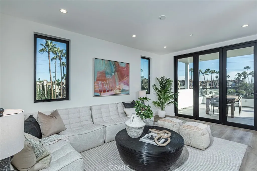 328 3rd, Huntington Beach, California 92648 home-pic-28