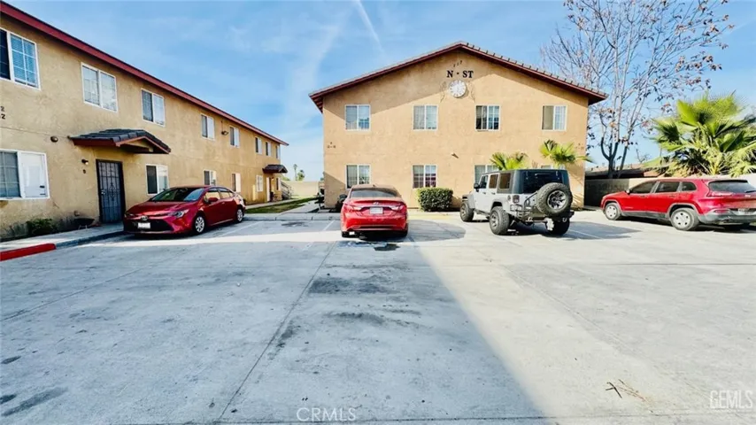 117 N, Bakersfield, California 93304