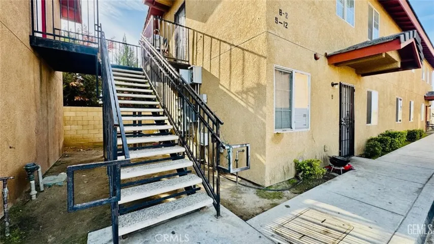 117 N, Bakersfield, California 93304