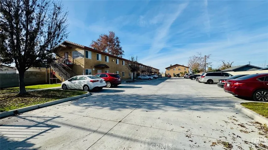117 N, Bakersfield, California 93304