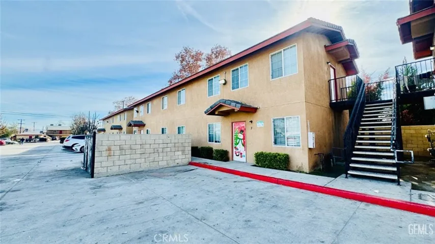 117 N, Bakersfield, California 93304