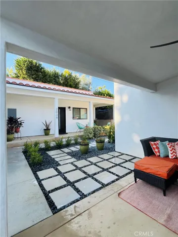2039 Casa Grande, Pasadena, California 91104
