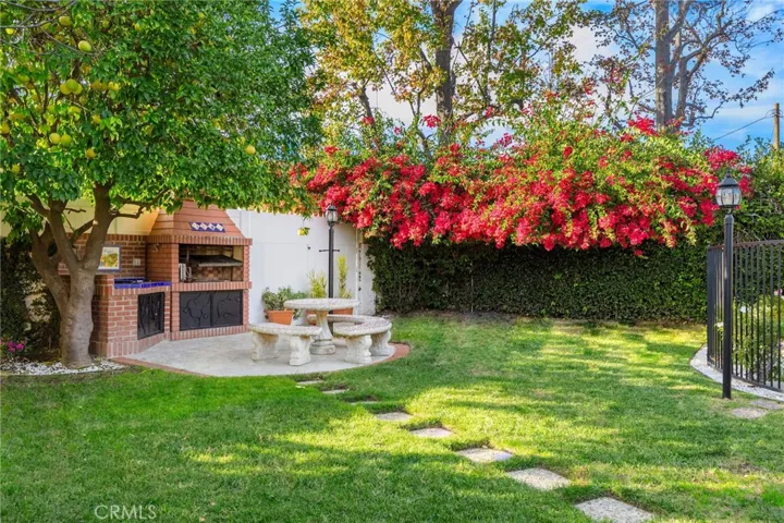 22319 Acorn, Chatsworth, California 91311