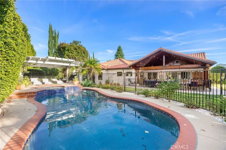 22319 Acorn, Chatsworth, California 91311