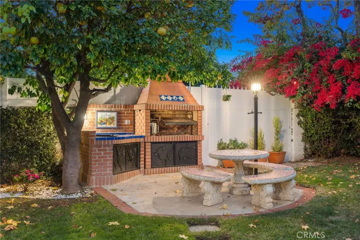 22319 Acorn, Chatsworth, California 91311