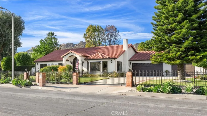 22319 Acorn, Chatsworth, California 91311