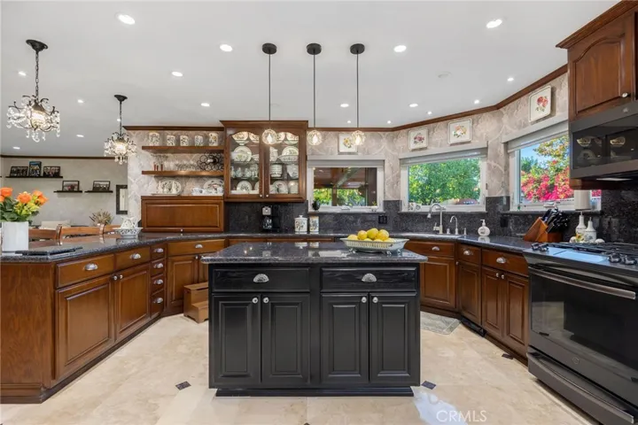 22319 Acorn, Chatsworth, California 91311