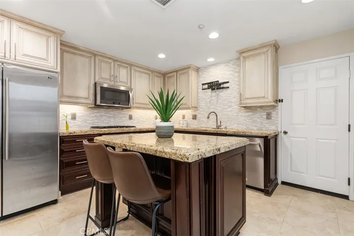 10 Azara, Ladera Ranch, California 92694