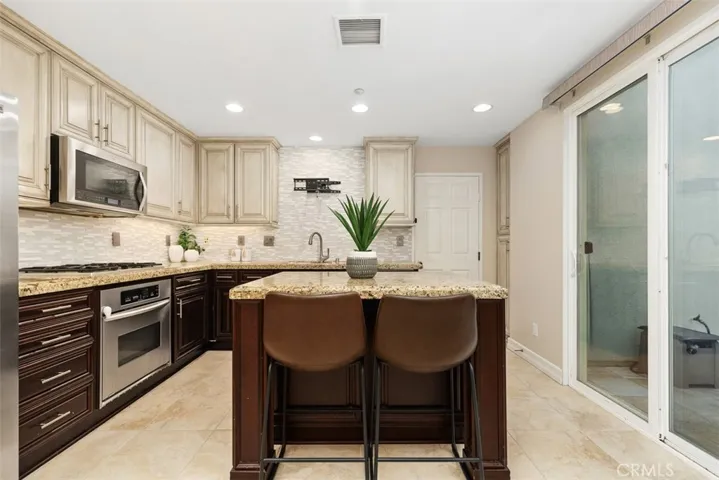 10 Azara, Ladera Ranch, California 92694