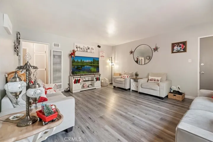 3213 Hill, Huntington Park, California 90255