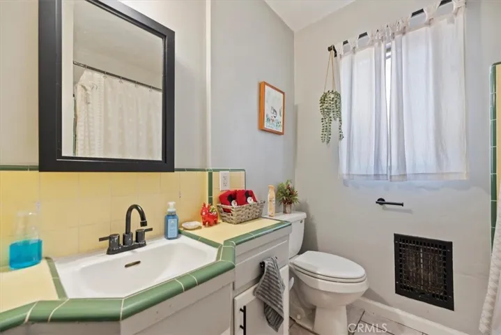 3213 Hill, Huntington Park, California 90255