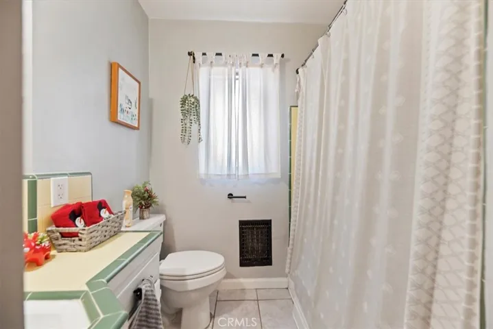 3213 Hill, Huntington Park, California 90255