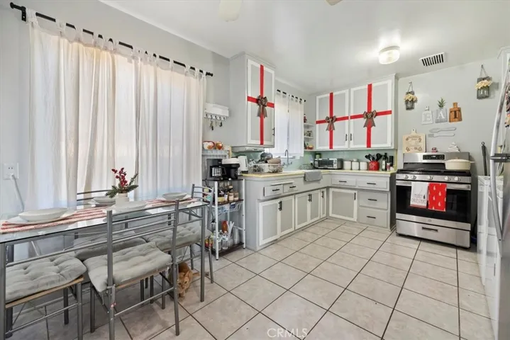 3213 Hill, Huntington Park, California 90255