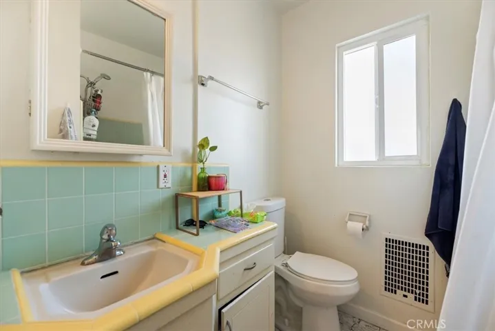 3213 Hill, Huntington Park, California 90255
