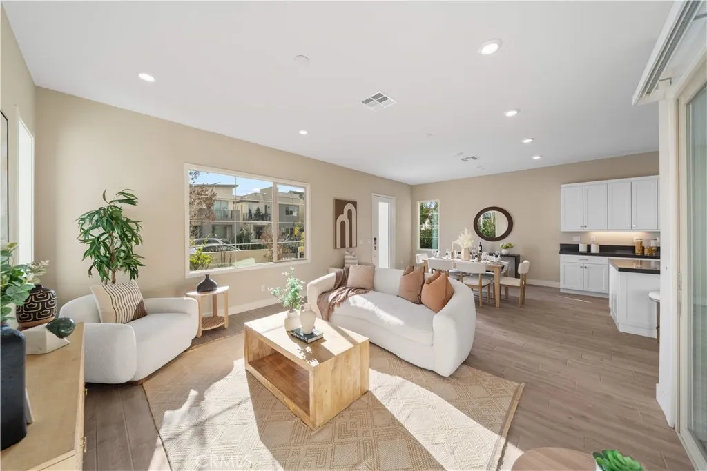 157 Scale, Irvine, California 92618 home-pic-14